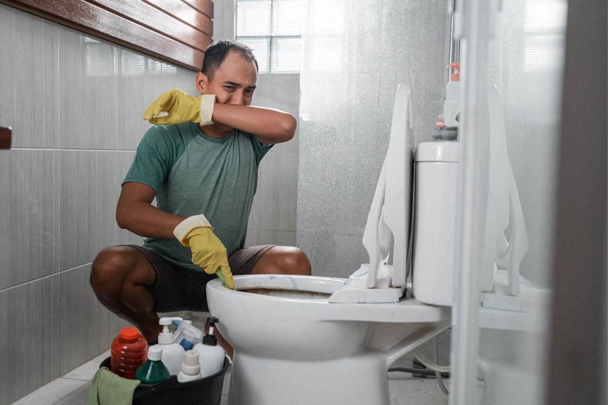 fixing a toilet that has bad smell