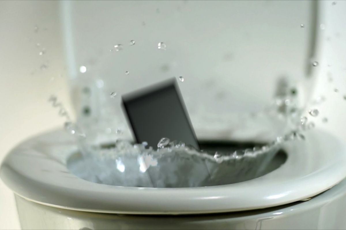 phone accidently drop in toilet