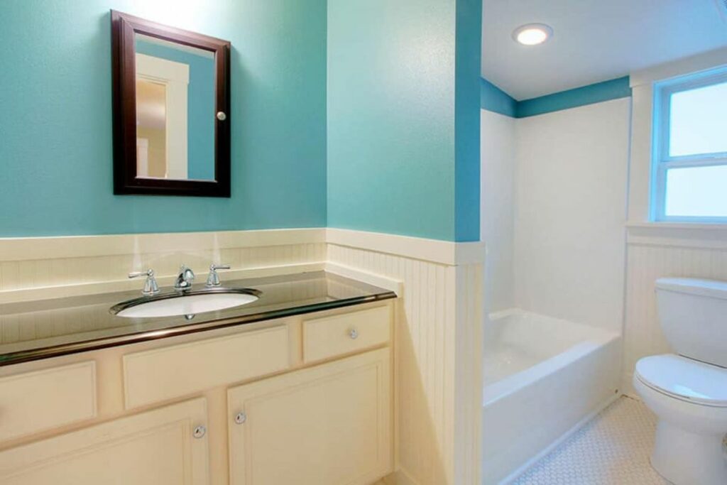 glossy bathroom paint with turquoise color