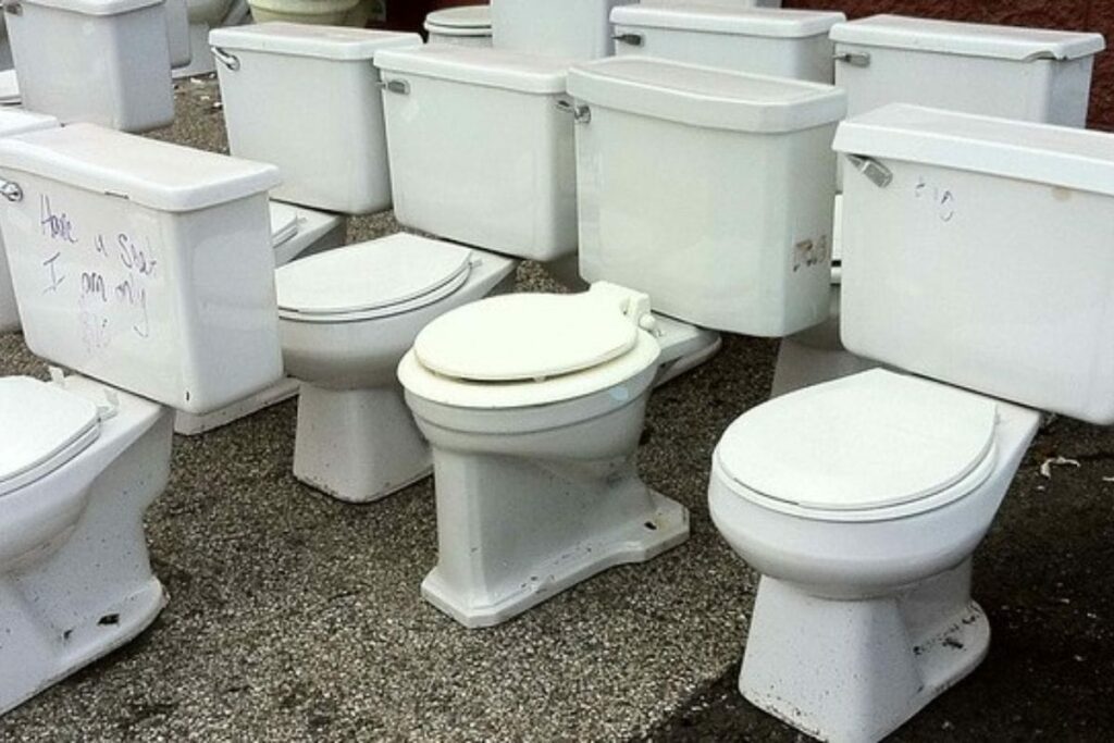 porcelain toilets with different styles